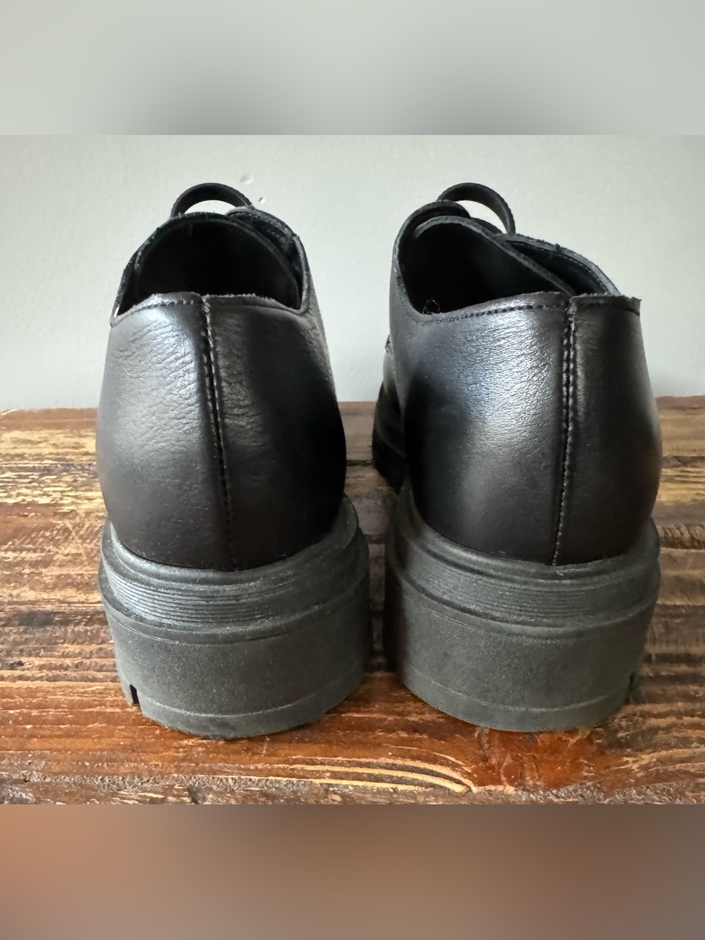 Divine Follie Women's Black Lace-Up Lug Sole Flats - Picture 5 of 7